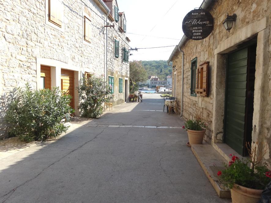 Villa D House Authentic Zlarin House, Relaxing Courtyard And Terrace Exterior foto