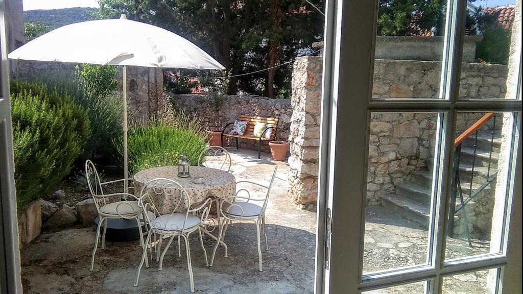 Villa D House Authentic Zlarin House, Relaxing Courtyard And Terrace Habitación foto