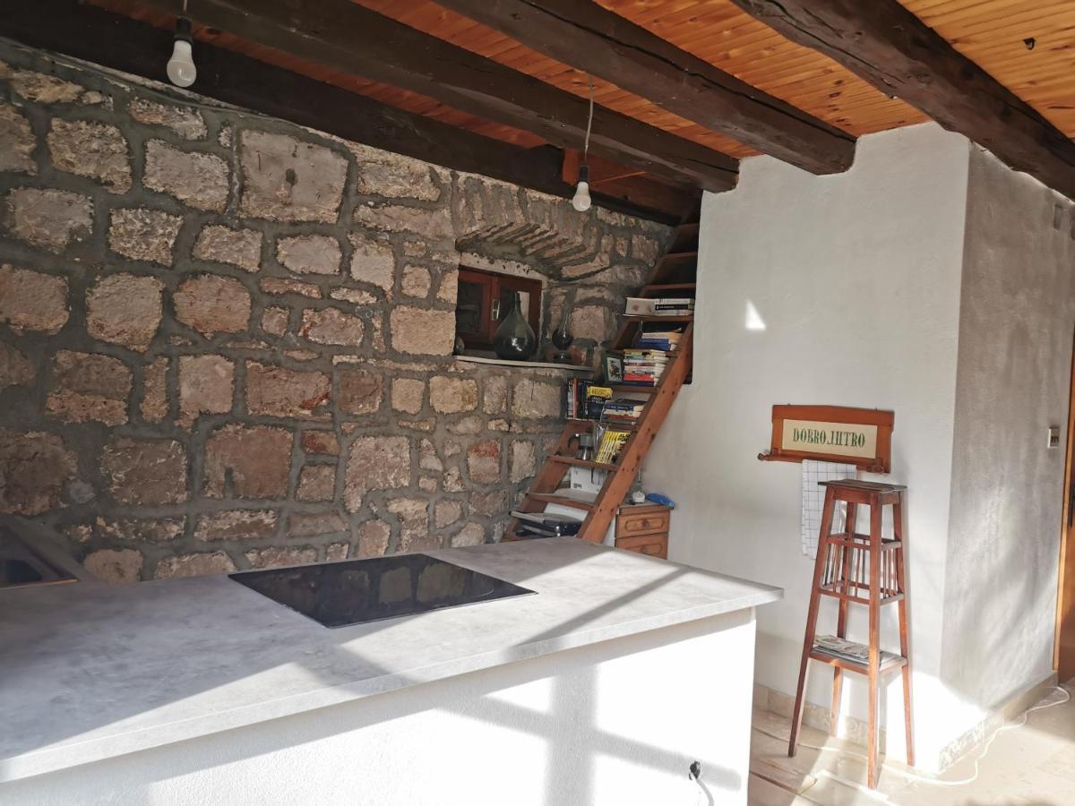 Villa D House Authentic Zlarin House, Relaxing Courtyard And Terrace Exterior foto